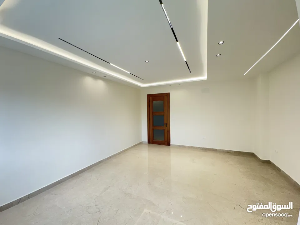 شقة طابق مكرر للبيع مساحة 239 بسعر مميز باجمل مناطق حي الصحابه