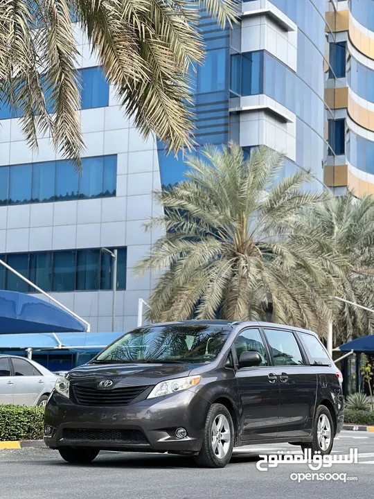 Toyota sienna model 2013 neat and clean