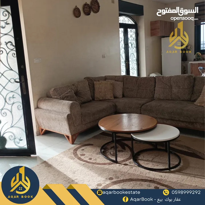 بيت مستقل مع مساحة خارجية للبيع  رافات - قرب صيدلية يامن
