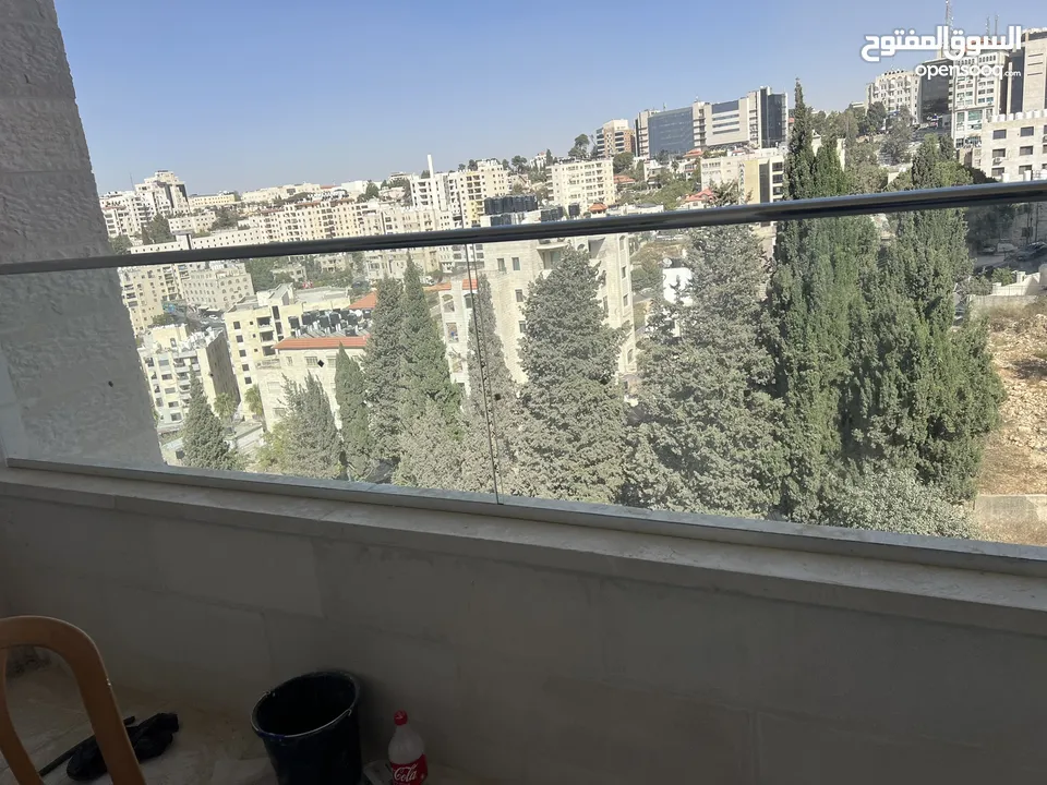 شقه فارغة للايجار لم تسكن من قبل وسط رام الله قرب الكليه الاهليه وشارع ركب