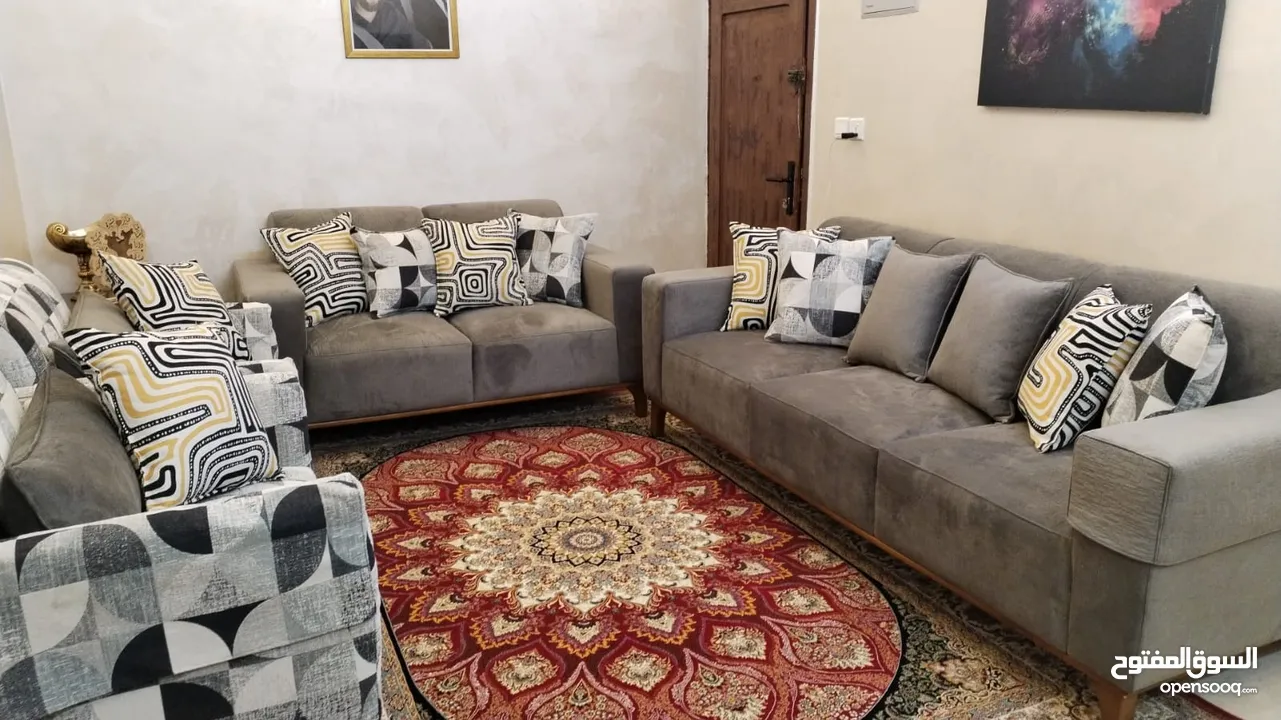 طقم كنب للجلوس او الضيوف