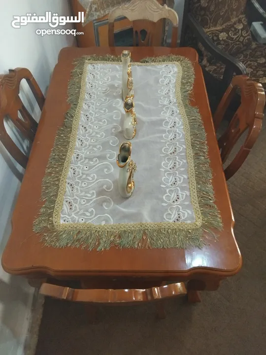 طاولات للبيع بسعر مغري جدا