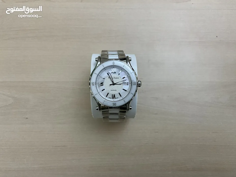 ساعة سويسرية جديدة بالكرتونة