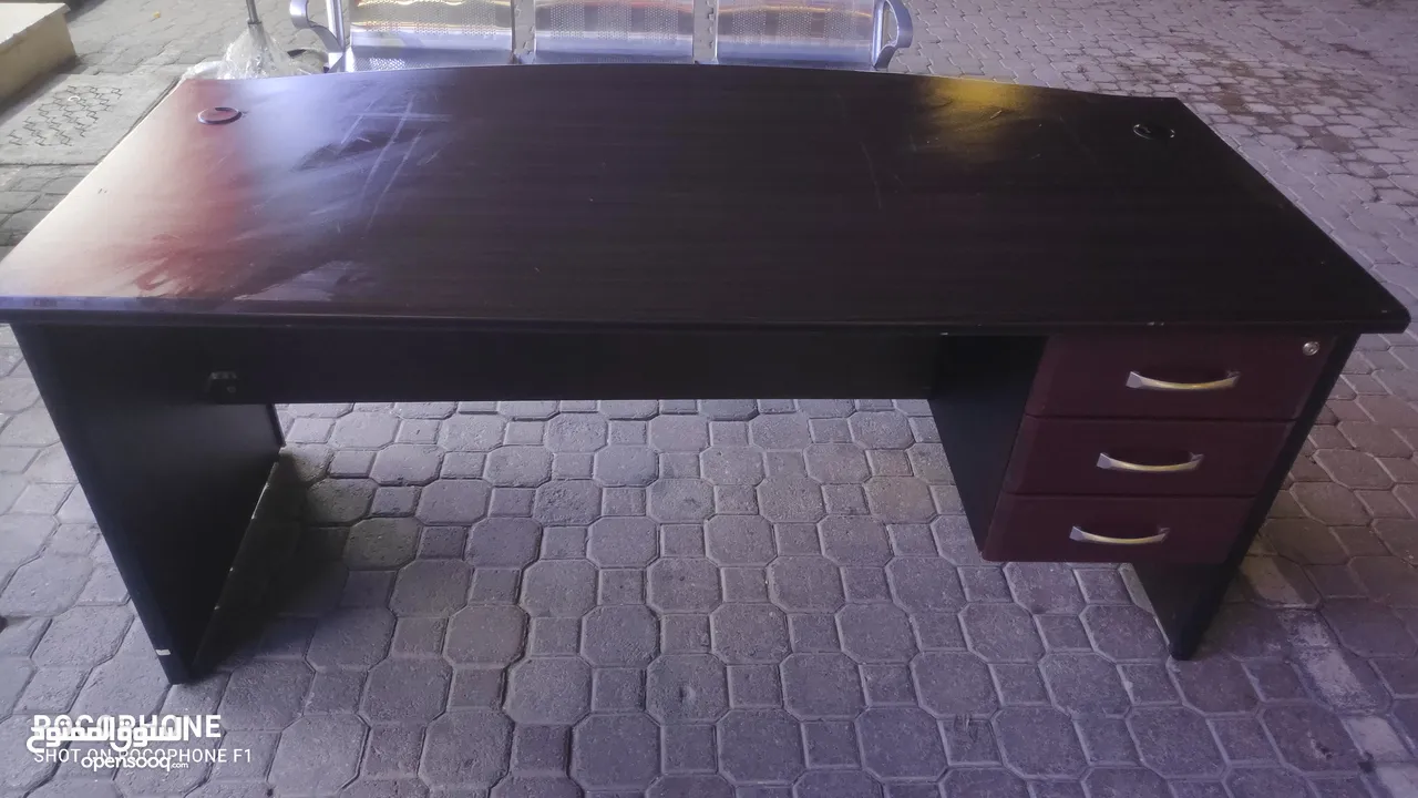 Office Table (مكتب طاوله بس)