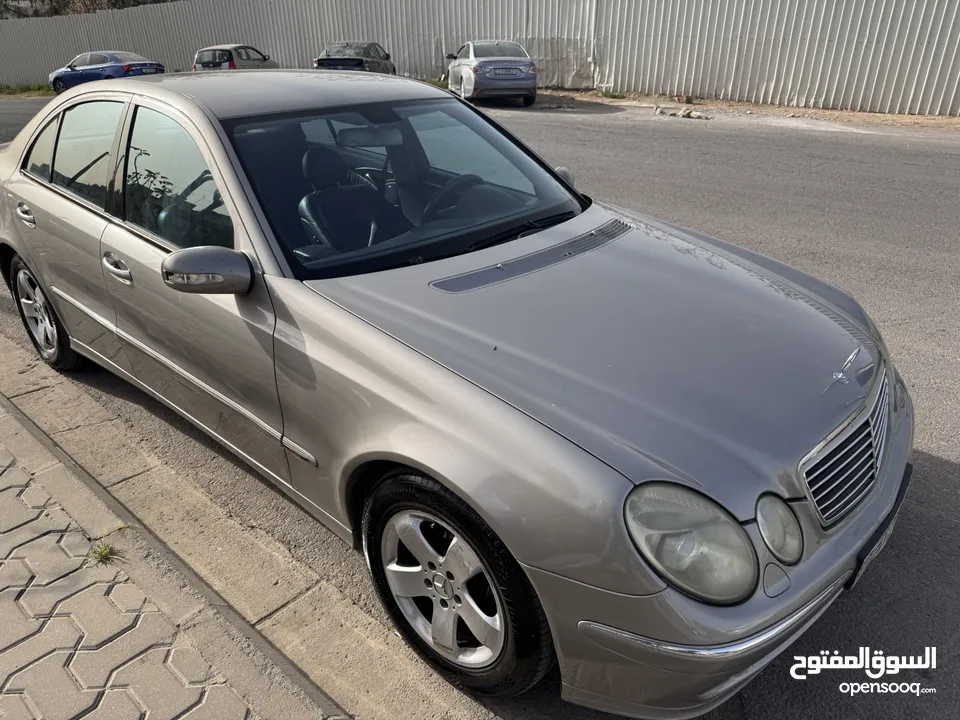 مرسيدس E 200 موديل 2004