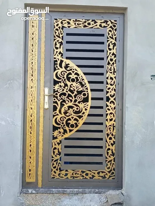 باب حديد لليزر