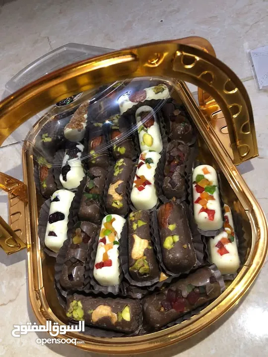 حلويات مشكلة و شوكولاته فاخرة ولا اروع