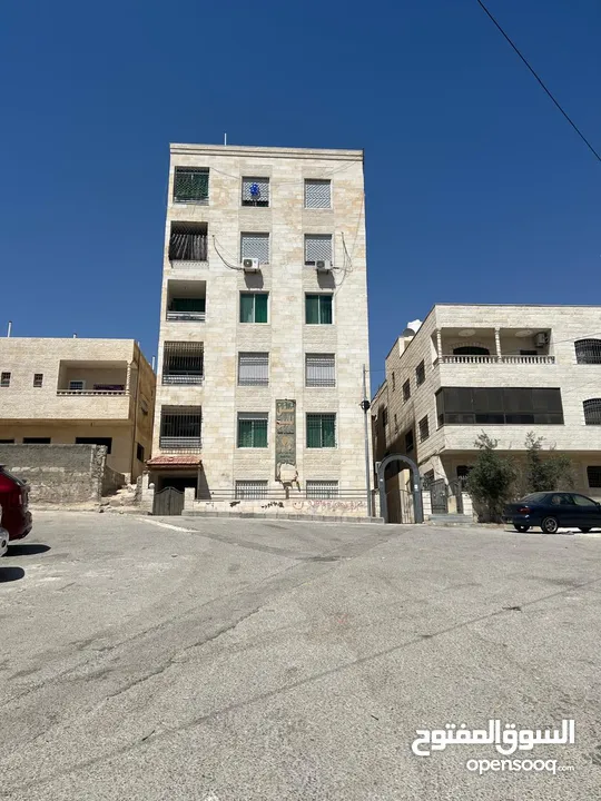 شقة بموقع ممتاز بجبل طارق شبة جديده بسعر ممتاز استخدام شخصي قليل