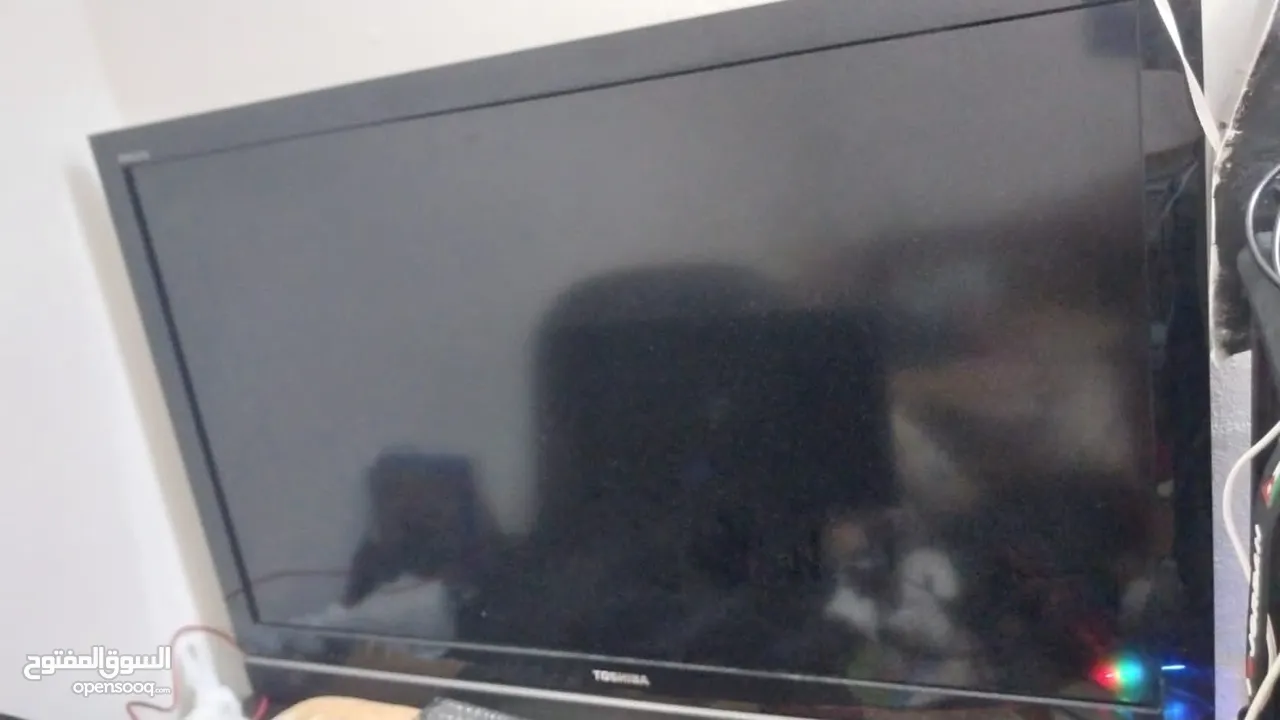 شاشة تلفزيون TOSHIBA للبيع LCD