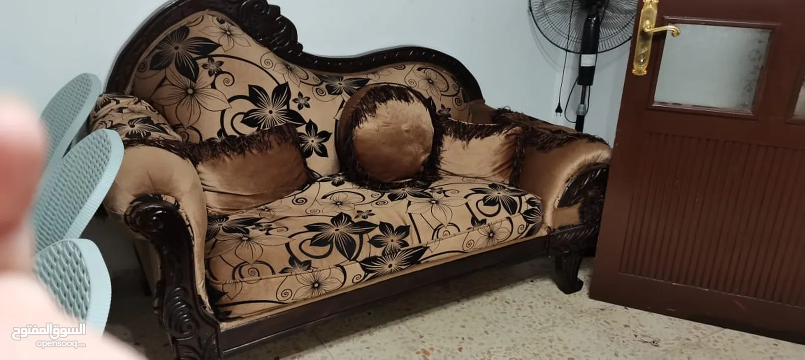 طقم صالون مستعمل بحال ممتازه جدا