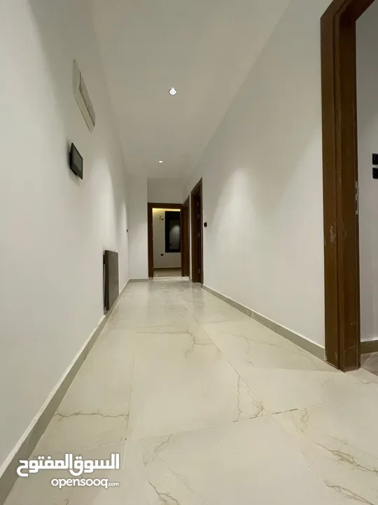 شقق طابقية للبيع مساحة 100 م و 200 م اربع غرف نوم