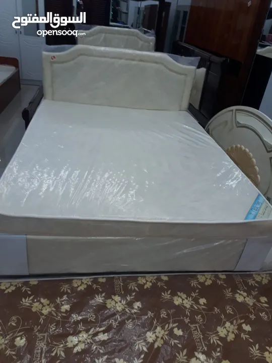 DEWAN BED WITH MATTRESS