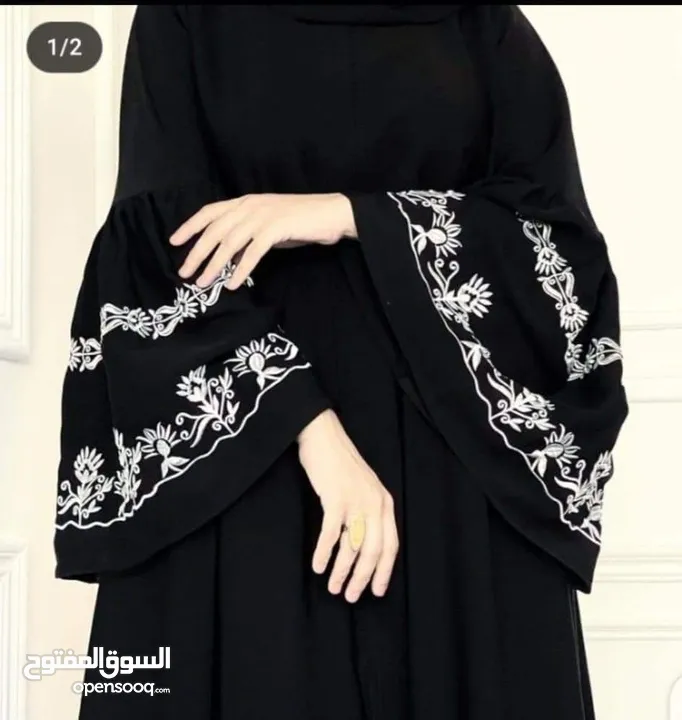 تشكيلة من عبايات الحبر