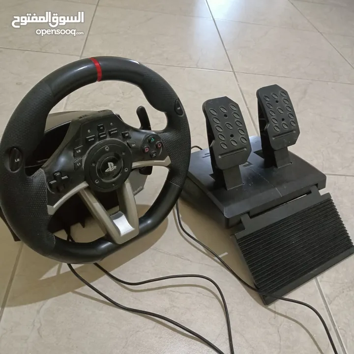 سترينج بلايستيشن اصلي من شركة بلايستيشن مستعمل بحالة الوكاله تم استعماله مرتين فقط يشتغل على ps4 ps3