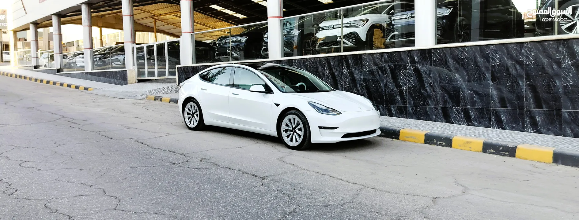 تيسلا 2021 model 3 فحص كامل 4 جـيـد فرش ابيض جنط 19بحالة الوكالة لون مميز للبيع بسعر لقطة ومحروووق