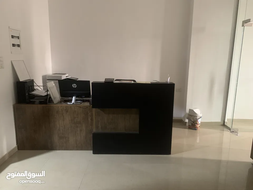 مركز للإيجار في قلب رام الله! موقع حيوي داخل عمارة جديدة، يتميّز المركز بمساحة واسعة جدًا وتجهيز