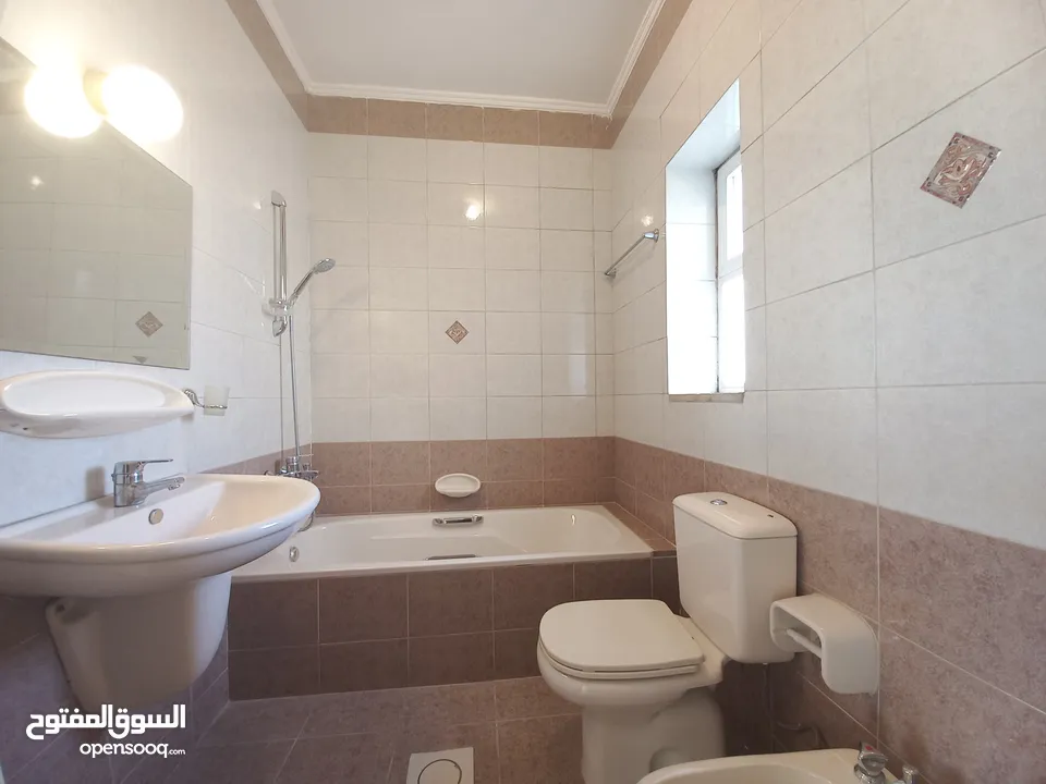 شقة غير مفروشة للإيجار في دير غبار  ( Property 34720 )-175072380