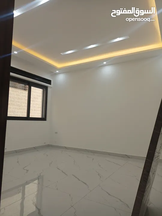 للبيع شقه طابق أول سوبر ديلوكس  ضاحية الحج حسن حي الروضه قرب مستشفى الحنان ومسجد الروضه