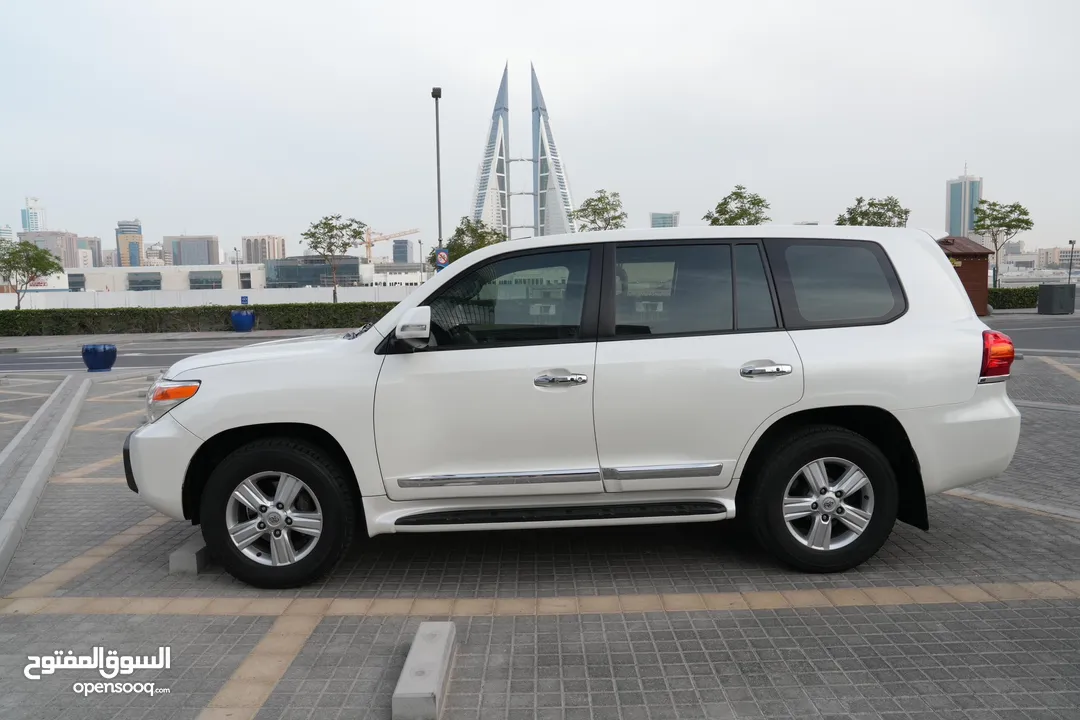 Toyota Land Cruiser VXR 5.7