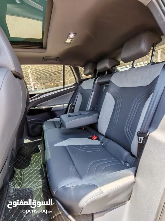 VOLKSWAGEN ID.4 CROZZ PRO   مع فتحه بانورما متحركة عداد 9k فقط