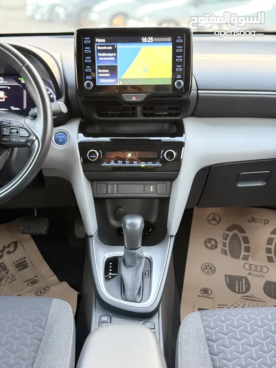 تويوتا ياريس كروس ترخيص 2022 محرك 1500 هايبرد جير أوتوماتيك 172 حصان