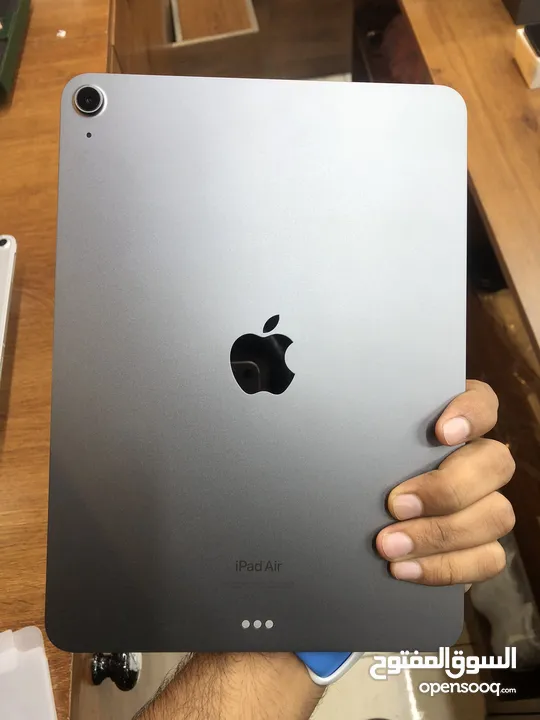 iPad Air 5 256gb 11 month apple warranty available