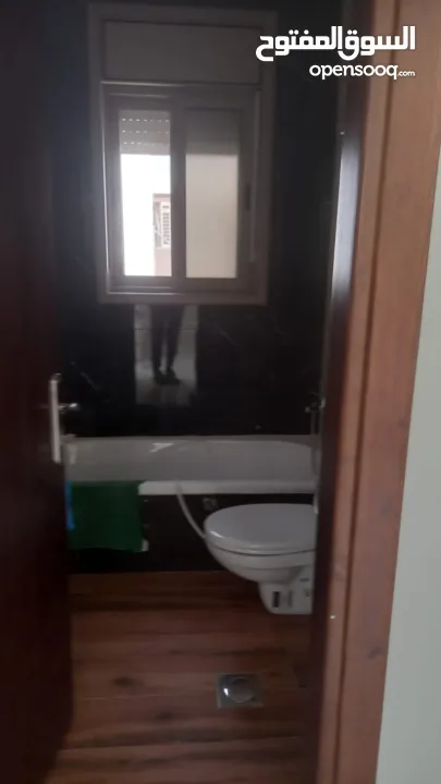 شقة للايجار عمارة بيسان (شارع الارسال - منطقة المصايف - بالقرب من مستشفى Hclinic)