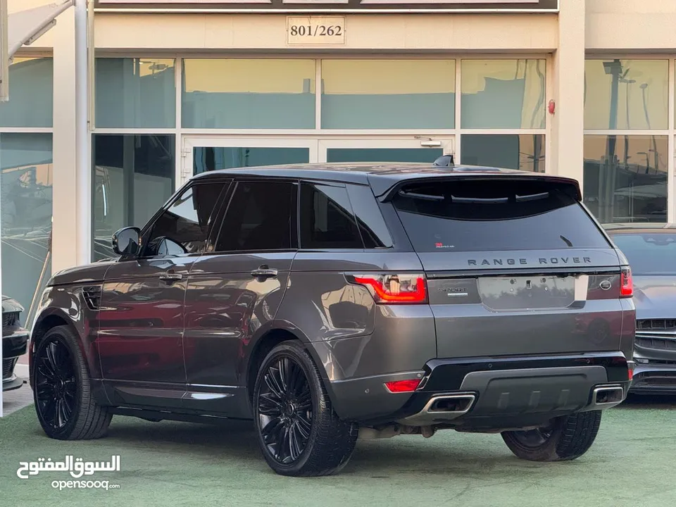 RANGE ROVER SPORT GCC 2018 V8 supercharger  Original paint  zero accidents Full option