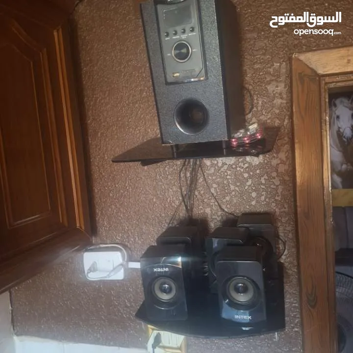 مسجل وسماعات