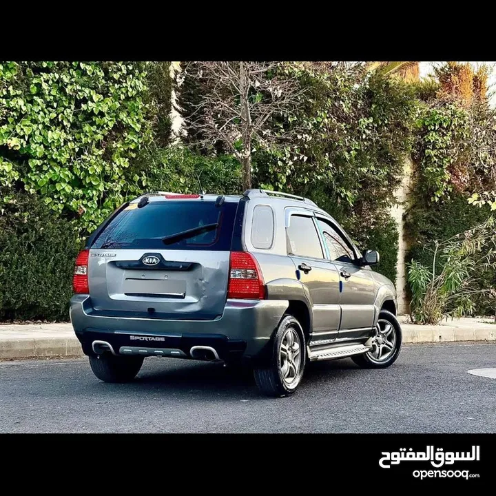 كيا سبورتج 2005 للبيع ب5500 قابل للتفاوض بشكل بسيط.