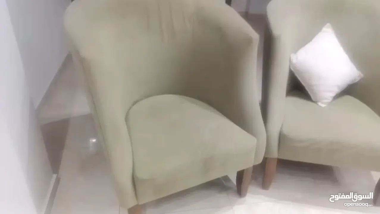 طقم كنب مستعمل بحالة جيده