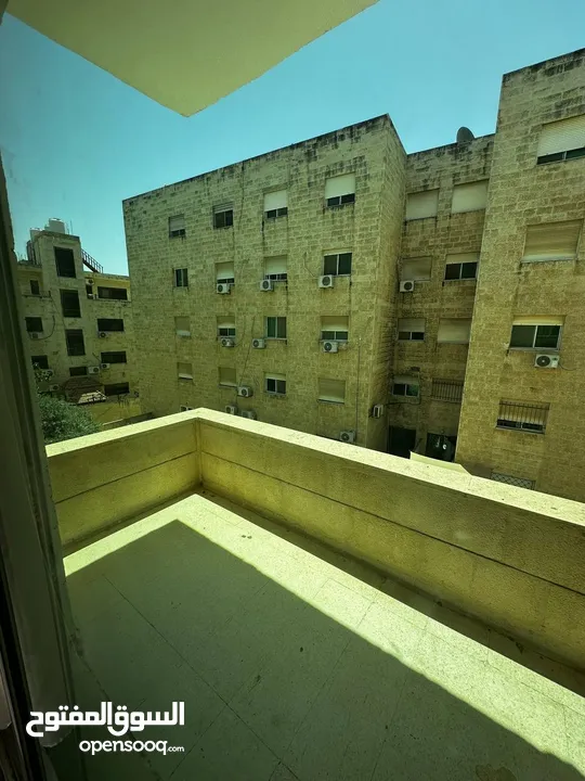 شقة مفروشة للإيجار في شارع الجامعه مقابل الكلية العربيه للتكنلوجيا - من المالك مباشرة