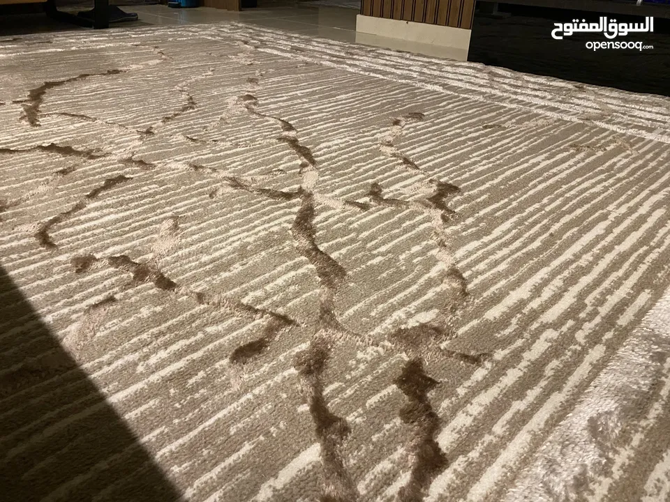سجادة 3*4 جديده غير مستعمله البيع لتغيير اللون
