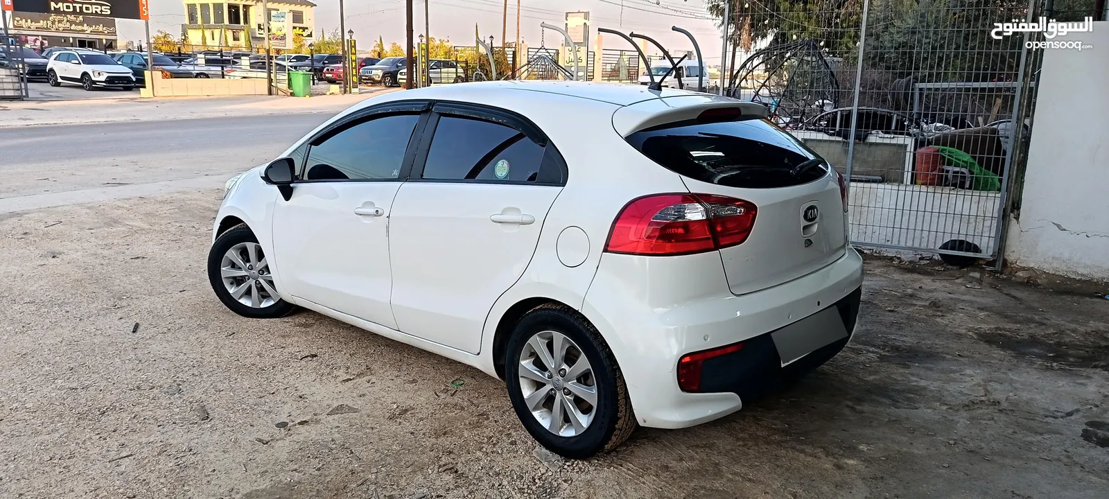 كيا برايد وبيجو با تنر