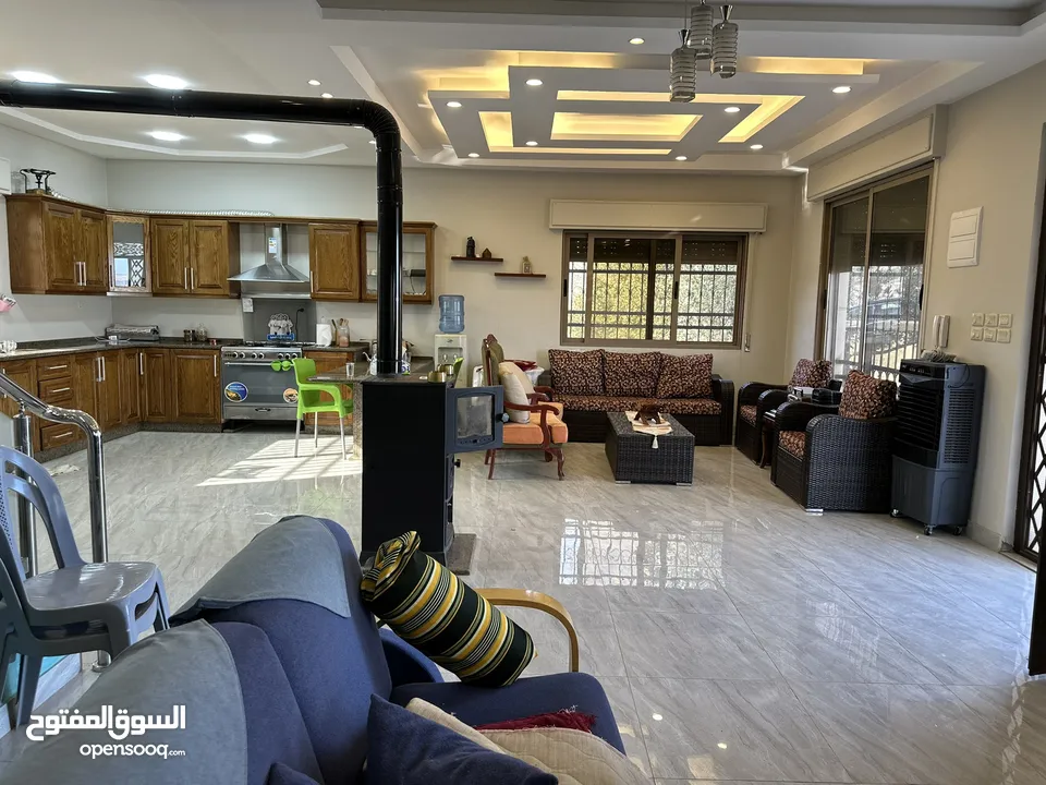 مزرعة فيلا للبيع في العالوك قمة جبلية إطلالة خلابة