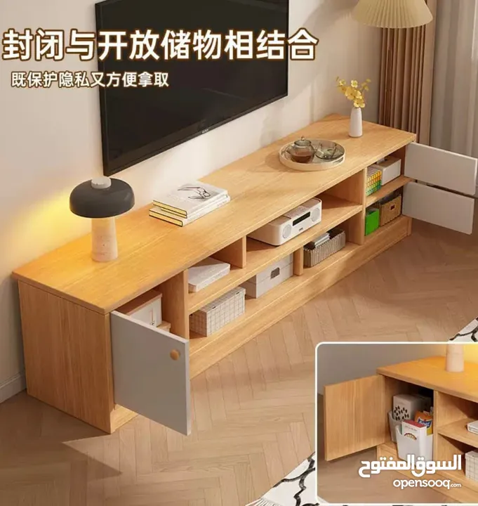 مزنزن خشبي فاخر بتصميم عصري وراقي يضيف لمسة فخامة وأناقة لأي غرفة معيشة  يجمع بين الجمال العملي .