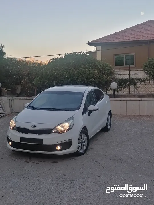 كيا ريو / موديل 2017 / بنزين / ماتور 1400 / عداد قليل / فحص نخب