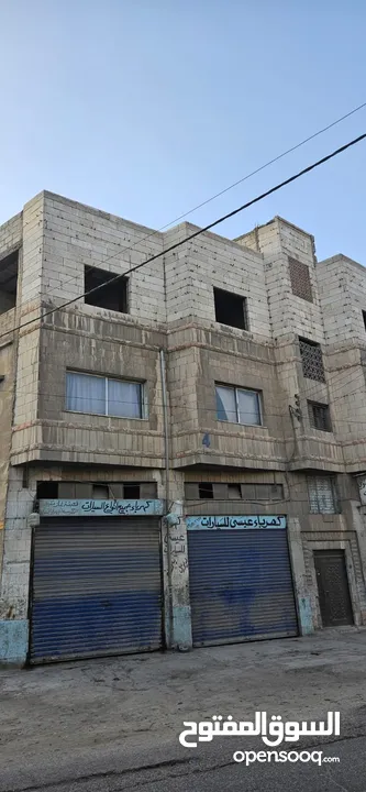 عمارة تجارية مع قطعة أرض للبيع بسعر مغري