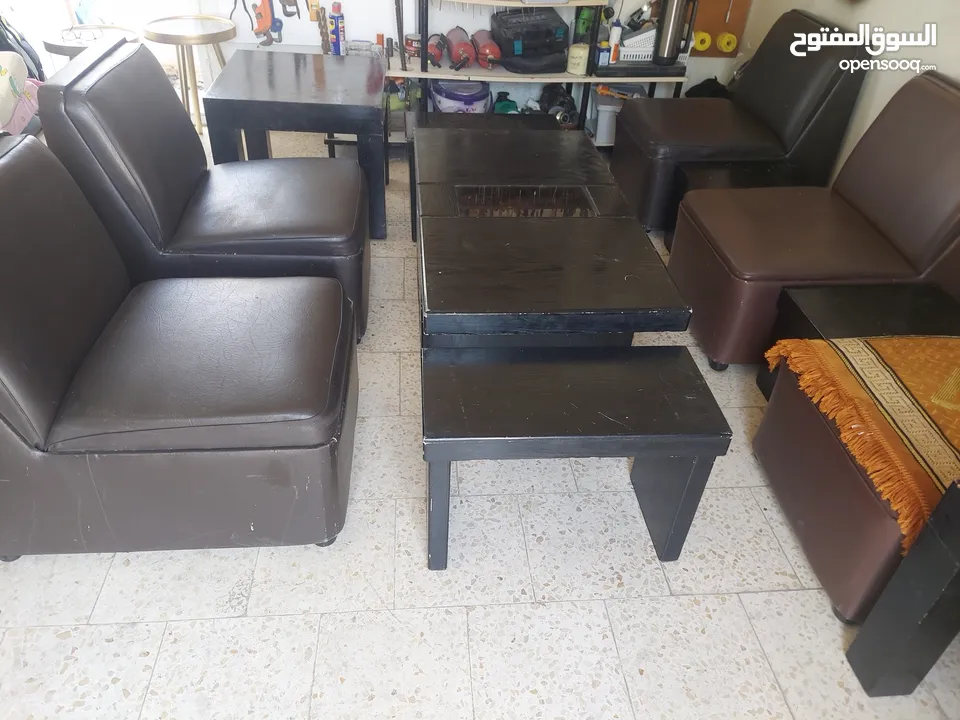 اثاث مكتبي في حالة ممتازة كنب+طربيزات بلكامل