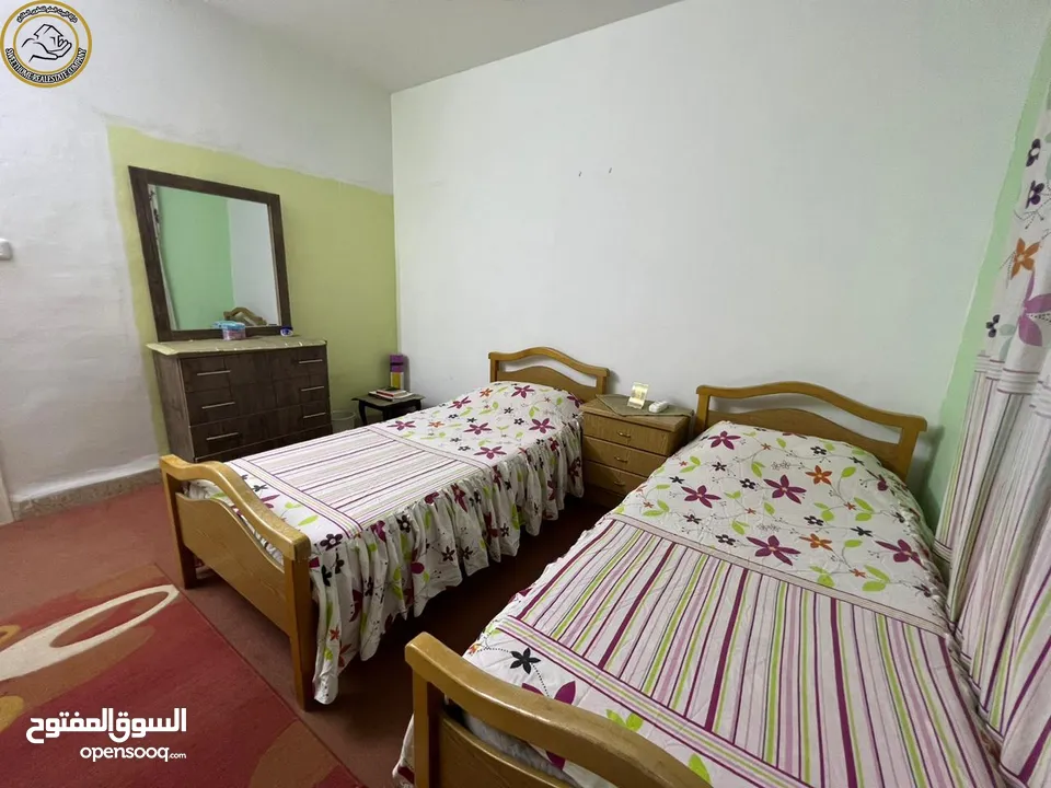 شقة استثمارية مفروشة للبيع في الدوار السابع قرب كوزمو طابق ثاني 121م بسعر مغري