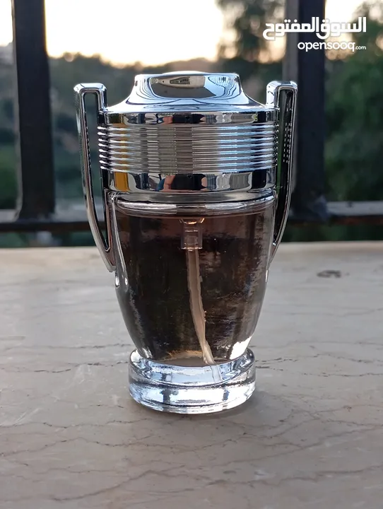 مجموعة عطور من شركة VEYES بروائح مميزه و متنوعه للبيع