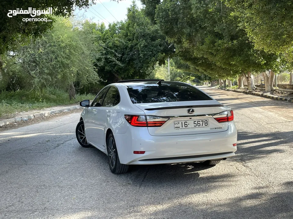 Lexus ES300 hybrid 2016