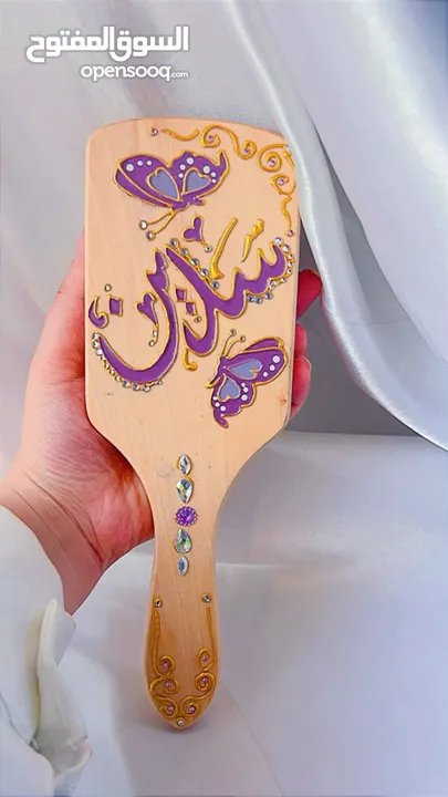 فرش شعر مرسوم عليها حسب الطلب ويتوفر رسم اشخاص مناسبة ك هدية رح يحبوها كتير سعرها رخيص بس بتصنع اثر