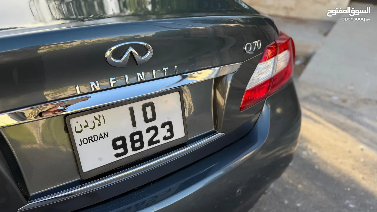 سيارة إنفينيتي Q70 2014 للبيع