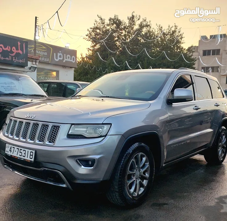 Grand Cherokee 2014 لون سلفر بلو