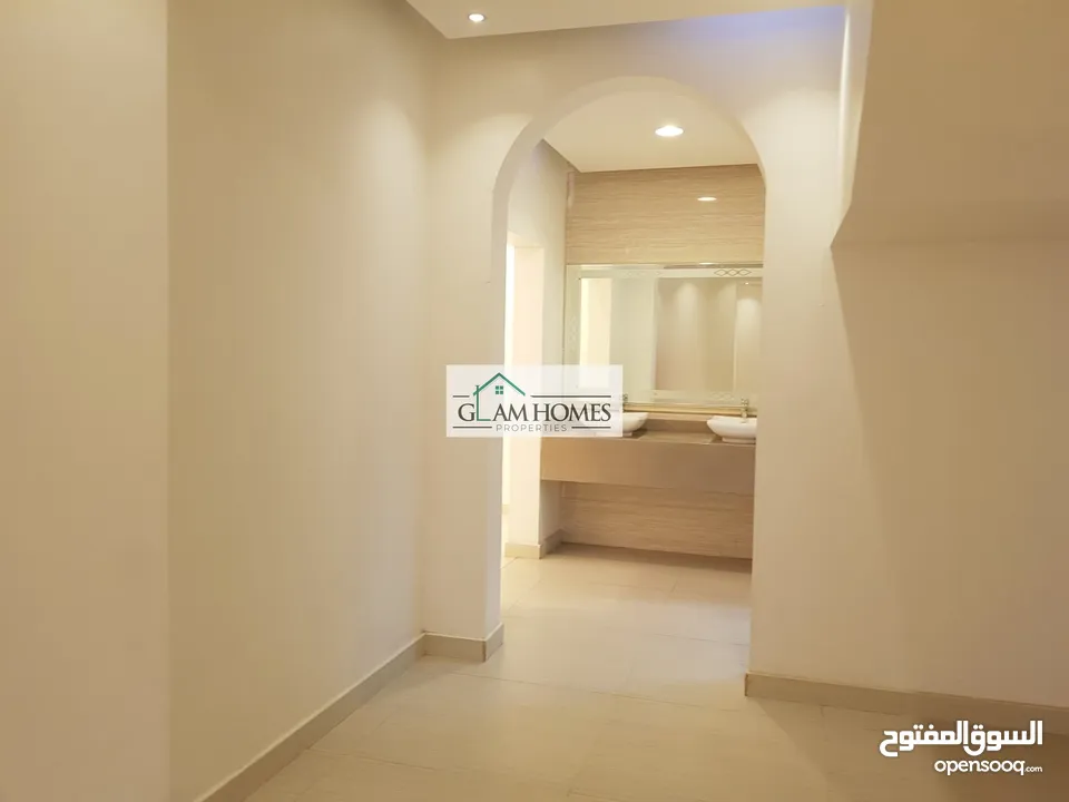 Elegant 4 BR villa available for Sale in Mawaleh Ref: 579H