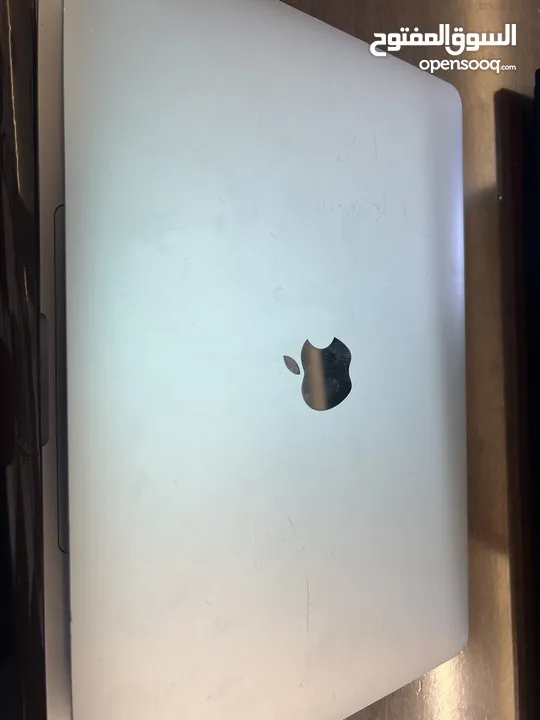 MacBook pro M1 2020 للبيع بحالة جيدة جداً مستعمل للدراسة مساحته 245