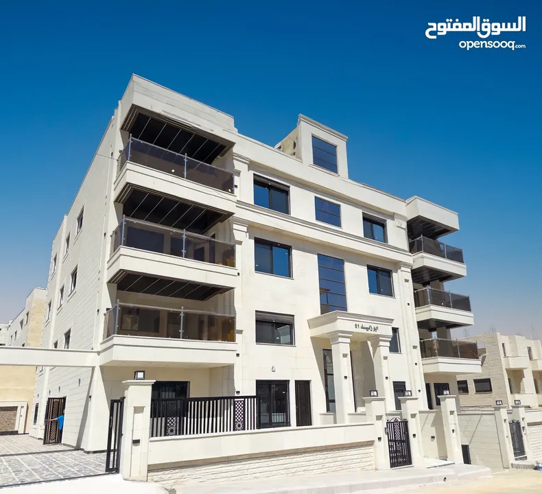 شقة طابق اول مساحة 207م للبيع بسعر مميز جداً 4 غرف نوم من المالك مباشرة