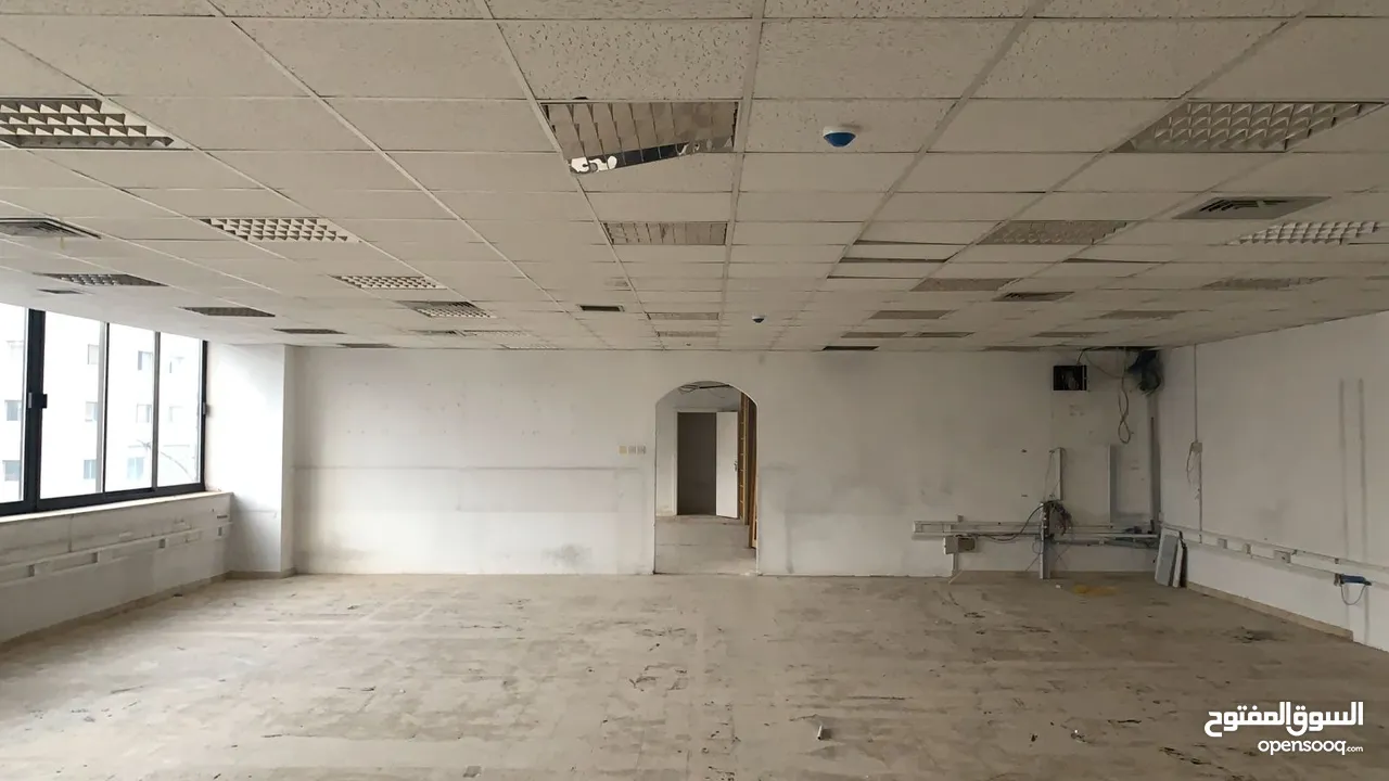 مجمع تجاري فاخر  جدا للبيع ،  موقع حيوي ، في الشميساني  الرقم المرجعي : 48066