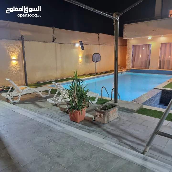 شاليه مميز للبيع او للبدل بشقه او ارض